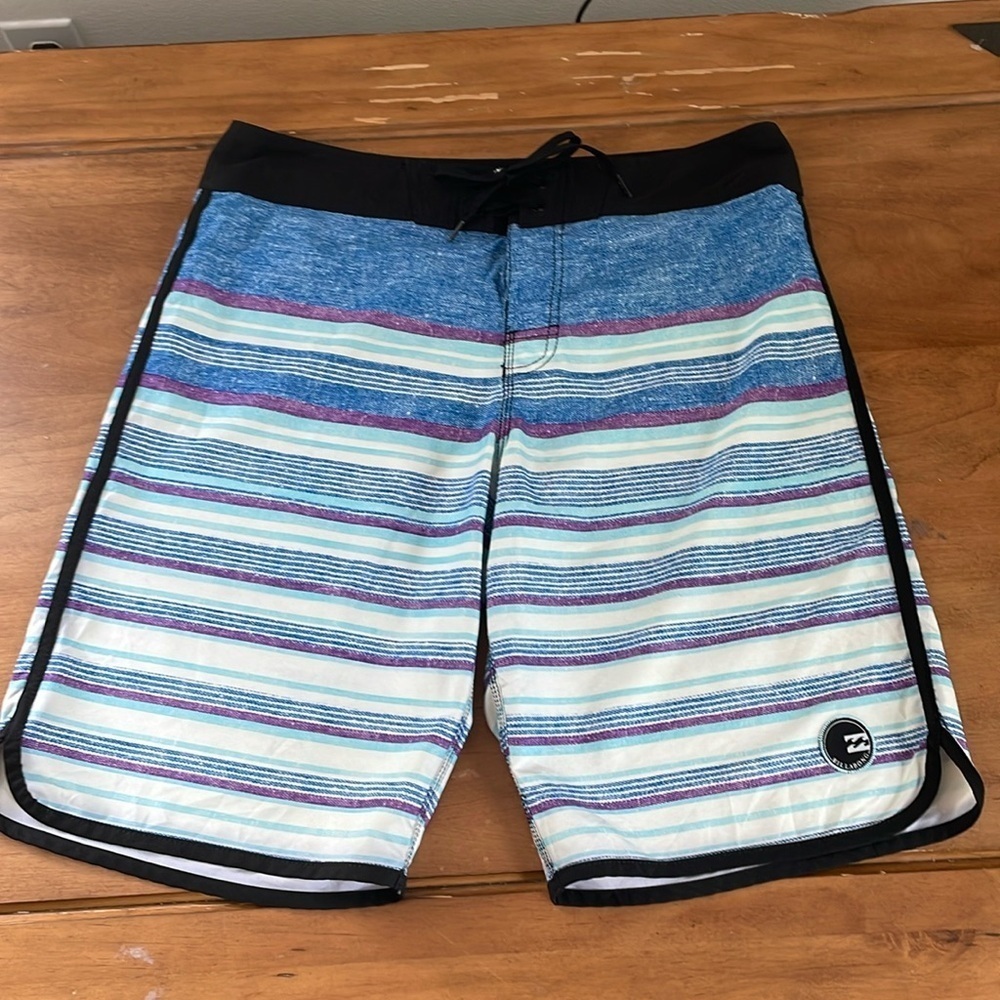 Billabong Platinum Board Shorts Size 36